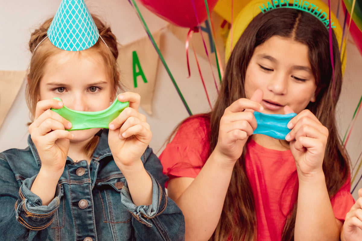 Putty Party Pack, perfect for 8 kids, create your own putty styles Logical Toys