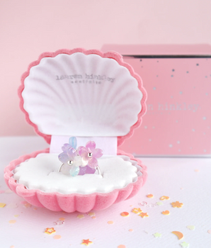 Pretty Posy Ring (includes velvet clam shell box)