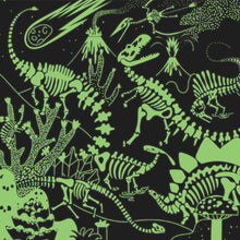 Load image into Gallery viewer, Dinosaurs Illuminated 500 Piece Glow in the Dark Family Puzzle