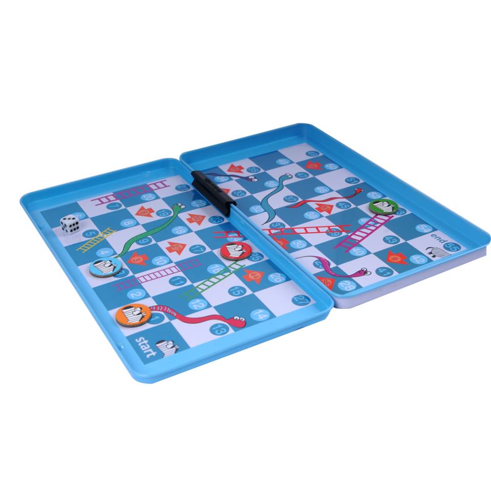 TRAVEL GAME TIN SNAKES AND LADDERS
