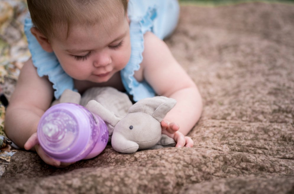 Tikiri Muslin Comforter - Elephant with Rubber Leaf teether